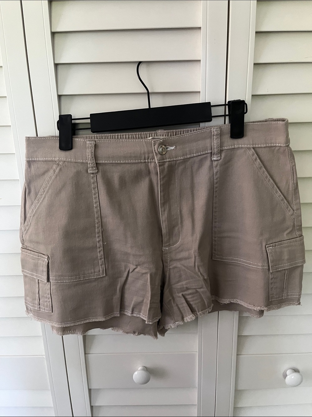 No Comment Everyday Utility Cargo Shorts - Taupe